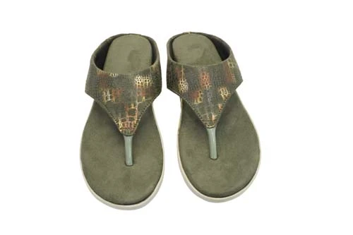 Stay Causal With Leather Chappalk7052