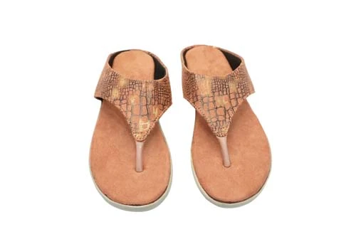 Stay Casual With Leather Chappalk7052