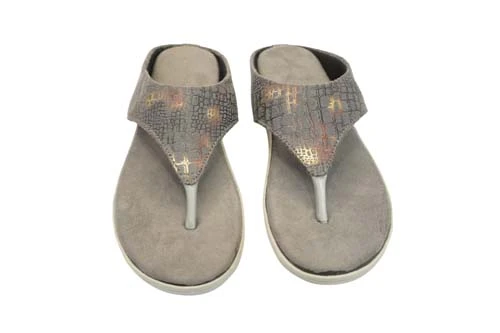 Stay Causal With Leather Chappalk7052